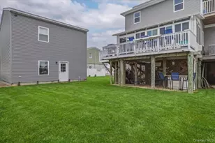 981 S 4th St, Lindenhurst, NY 11757 - Photo 39