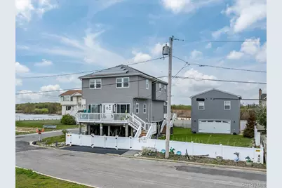 981 S 4th Street, Lindenhurst, NY 11757 - Photo 9