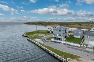 981 S 4th St, Lindenhurst, NY 11757 - Photo 7