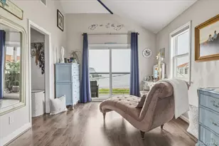 981 S 4th St, Lindenhurst, NY 11757 - Photo 25