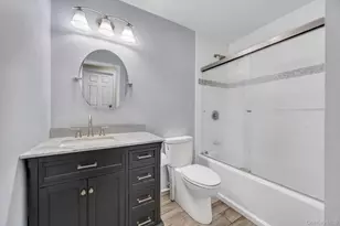40 Twisting Dr, Lake Grove, NY 11755 - Photo 25