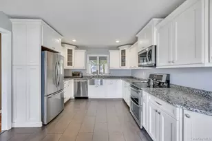 40 Twisting Dr, Lake Grove, NY 11755 - Photo 13