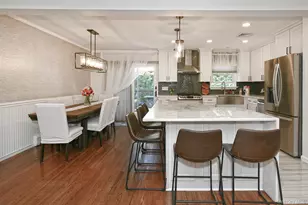 3697 Regent Ln, Wantagh, NY 11793 - Photo 9