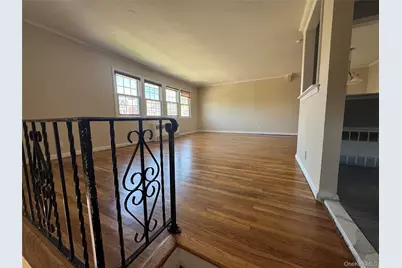 375 Cochran Place #2, Valley Stream, NY 11581 - Photo 3