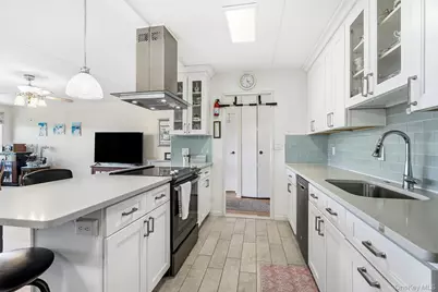 200 High Point Drive #214, Hartsdale, NY 10530 - Photo 3