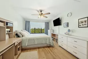 200 High Point Dr, Hartsdale, NY 10530 - Photo 13
