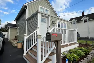 315 Grant Ave, Islip, NY 11751 - Photo 3