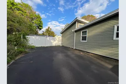 315 Grant Avenue, Islip, NY 11751 - Photo 27