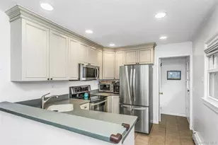 10 Minetta Ct, Huntington, NY 11743 - Photo 5