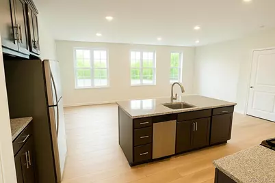 411 Tower Ridge Circle, Middletown, NY 10941 - Photo 5