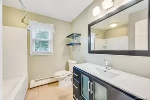 30 Fort Hill Rd, Huntington, NY 11743 - Photo 17