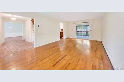 30 Fort Hill Road, Huntington, NY 11743 - Photo 11