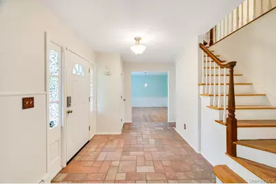 30 Fort Hill Road, Huntington, NY 11743 - Photo 7