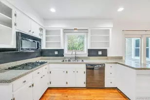 30 Fort Hill Rd, Huntington, NY 11743 - Photo 5