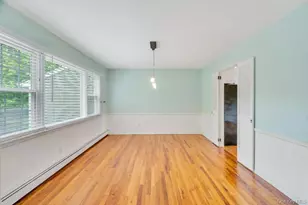 30 Fort Hill Rd, Huntington, NY 11743 - Photo 9