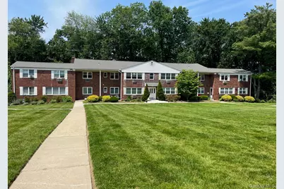 225 N Middletown Road #D, Pearl River, NY 10965 - Photo 3