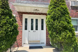 225 N Middletown Rd, Pearl River, NY 10965 - Photo 5