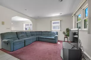 161 Rose Ln, New Hyde Park, NY 11040 - Photo 9
