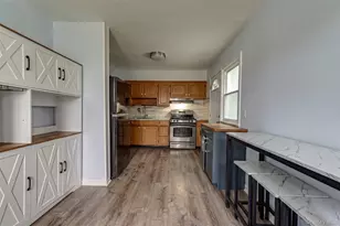 31 Locust St, Westbury, NY 11590 - Photo 5