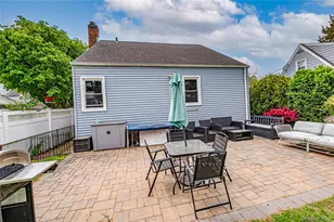 31 Locust St, Westbury, NY 11590 - Photo 13