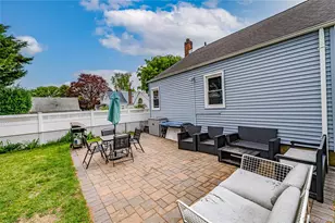 31 Locust St, Westbury, NY 11590 - Photo 3