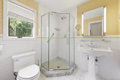 145 Woodlands Avenue, White Plains, NY 10607 - Photo 23