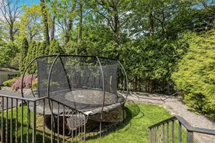32 Chaucer St, Hartsdale, NY 10530 - Photo 29