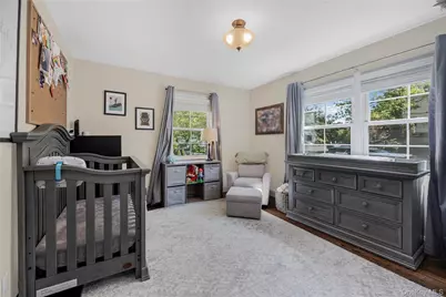 32 Chaucer Street, Hartsdale, NY 10530 - Photo 11