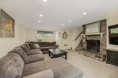 32 Chaucer Street, Hartsdale, NY 10530 - Photo 7