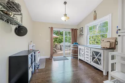 32 Chaucer Street, Hartsdale, NY 10530 - Photo 21