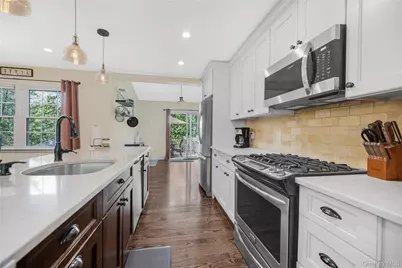 32 Chaucer Street, Hartsdale, NY 10530 - Photo 23