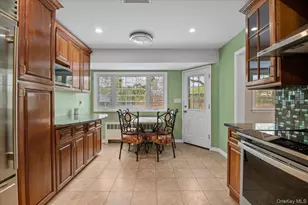 916 Lawrence Ct, Woodmere, NY 11581 - Photo 5
