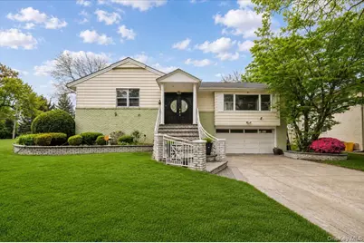 916 Lawrence Court, Woodmere, NY 11581 - Photo 1