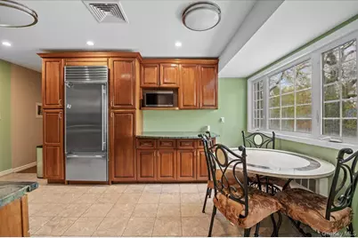916 Lawrence Court, Woodmere, NY 11581 - Photo 3