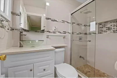 916 Lawrence Court, Woodmere, NY 11581 - Photo 21