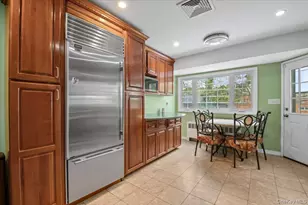 916 Lawrence Ct, Woodmere, NY 11581 - Photo 7