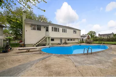 916 Lawrence Court, Woodmere, NY 11581 - Photo 33