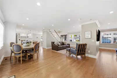 48 Iroquois Street E, Massapequa, NY 11758 - Photo 21