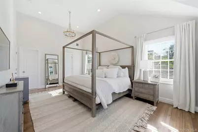48 Iroquois Street E, Massapequa, NY 11758 - Photo 25