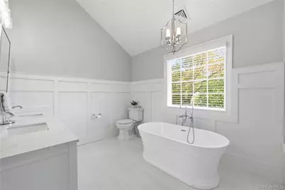 48 Iroquois Street E, Massapequa, NY 11758 - Photo 27