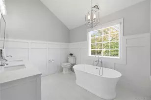 48 Iroquois St E, Massapequa, NY 11758 - Photo 27