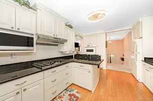 247 Bow Dr, Hauppauge, NY 11788 - Photo 7
