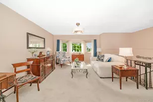 247 Bow Dr, Hauppauge, NY 11788 - Photo 11