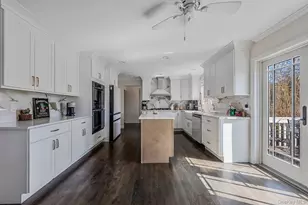 810 Anthony Dr, Lindenhurst, NY 11757 - Photo 7
