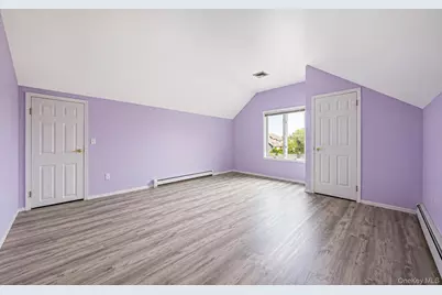 810 Anthony Drive, Lindenhurst, NY 11757 - Photo 23