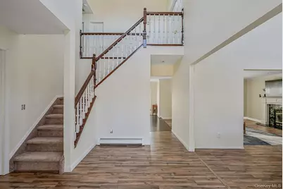 810 Anthony Drive, Lindenhurst, NY 11757 - Photo 5