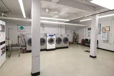 100 S Ocean Avenue S #2R, Freeport, NY 11520 - Photo 17
