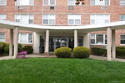 100 S Ocean Avenue S #2R, Freeport, NY 11520 - Photo 1