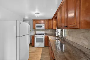 34 Linden Dr, Newburgh, NY 12550 - Photo 7
