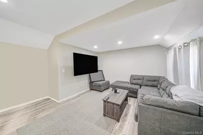 42 Oceanview Avenue, Farmingville, NY 11738 - Photo 17